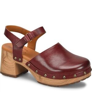 Women's Burgundy Leather Clogs size 8 like brand new condition